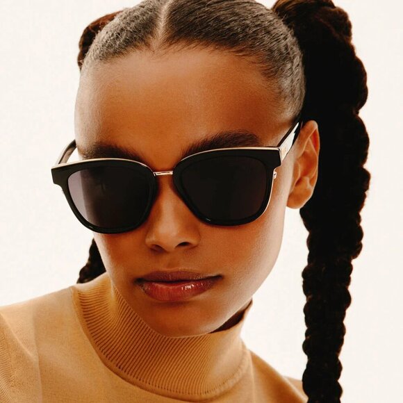 New Quay Act Natural Black / Smoke Polarized Lens Square Sunglasses Unisex - Picture 3 of 8